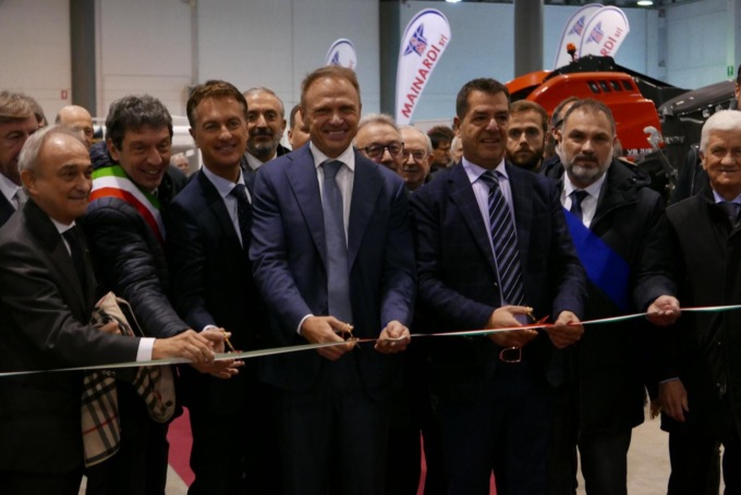 Il Ministro Lollobrigida alle Fiere Zootecniche: “Cento milioni di euro per difendere i prodotti italiani”