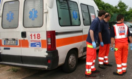 Tragico schianto tra auto e Apecar: muore 71enne, ferita 29enne