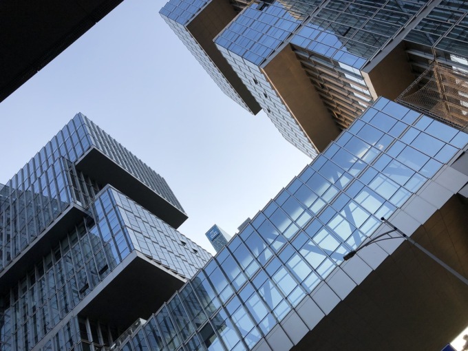 Facciate continue sugli edifici: fra design ed efficienza energetica