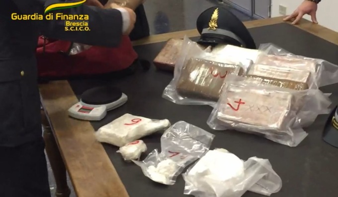 Traffico internazionale di stupefacenti, 43 arresti: la droga raffinata anche in provincia di Cremona