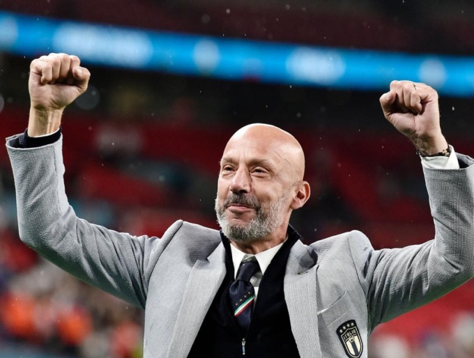 Cremona omaggia Gianluca Vialli, la dedica al campione nelle luminarie natalizie