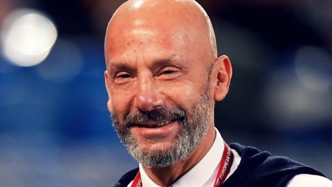 Funerali privati per Vialli a Londra, a portare la bara anche Roberto Mancini