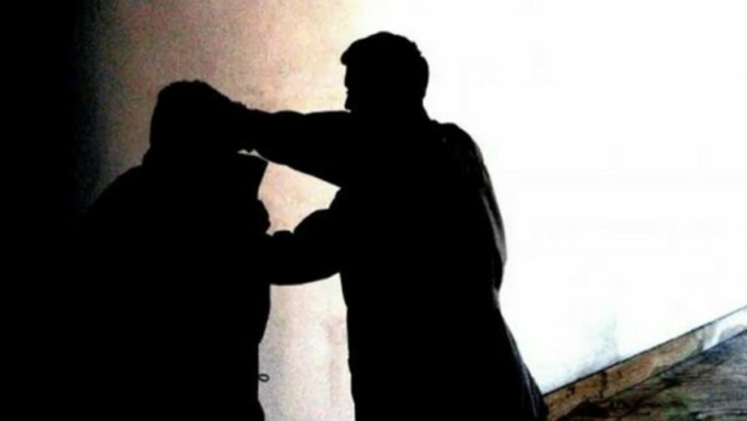 Vailate: 67enne preso a calci e pugni da un ragazzo, danneggiata anche l’auto