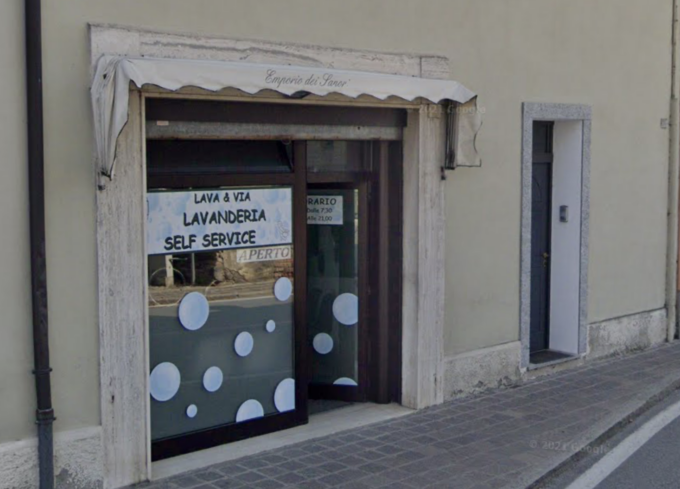 Vandali alla lavanderia di Pandino, beccati due ragazzini dalle telecamere