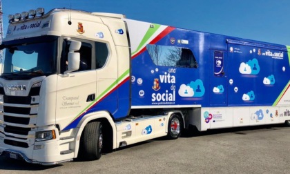 "Una vita da Social" arriva anche a Cremona il Truck della Polizia Postale
