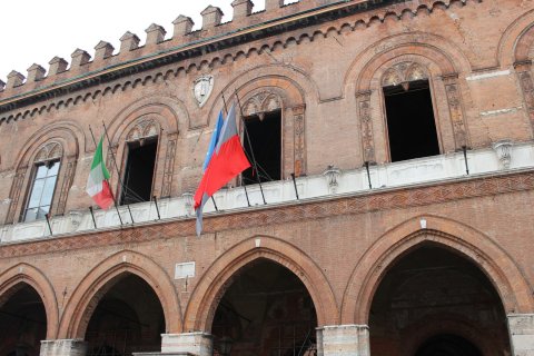 Cremona avrà una bandiera e la disegneranno i cremonesi, pubblicato il bando