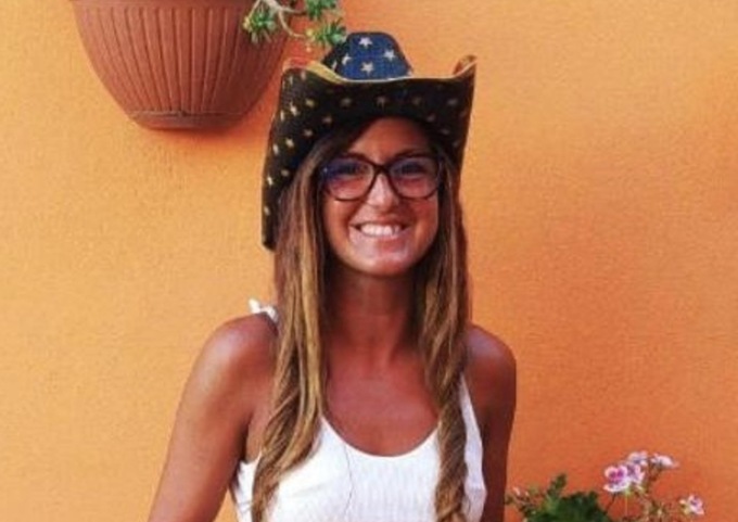Morta nello scontro con un treno, la famiglia della 34enne cremonese rifiuta lo stop alle indagini