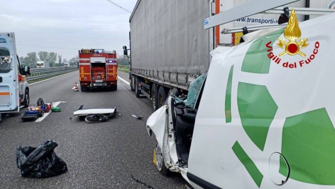 Non ce l’ha fatta il 26enne ferito gravemente nell’incidente in A21