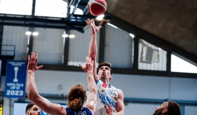 La Vanoli Cremona vince gara 1 di semifinale con la Fortitudo Bologna 83-74