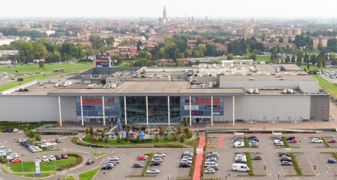 Cercano di rubare alcolici al centro commerciale CremonaPo, arrestati un 29enne ed una 26enne