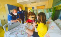 Doni e sorrisi per i bimbi della pediatria dell'Ospedale di Crema