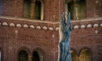 Cattelan appende coccodrillo nel Battistero di Cremona, AIDAA: "Lo denunciamo"