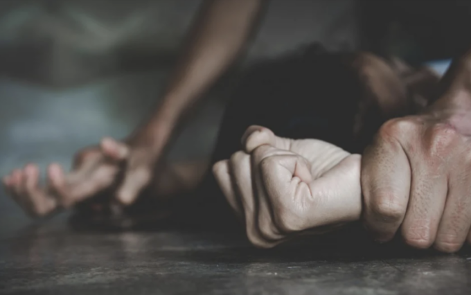 Violenza domestica: condannato a 8 anni e 6 mesi il mostro che terrorizzava moglie e figlie