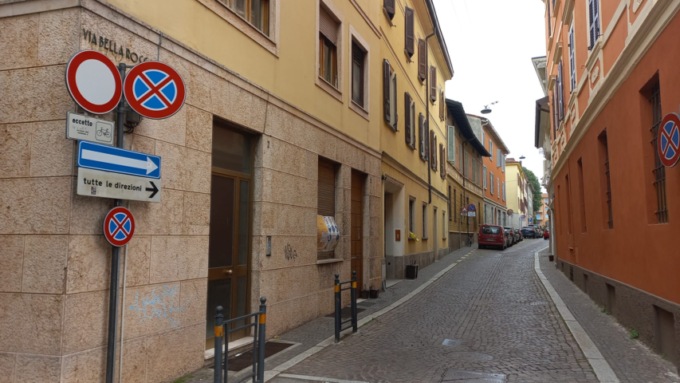 Riparazioni alla rete fognaria, a Cremona chiusa via Bella Rocca fino a fine mese