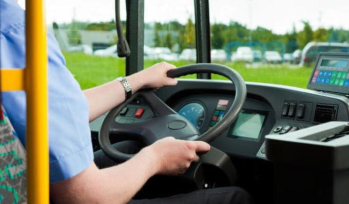 Controllore aggredito sul bus: denunciato passeggero senza biglietto