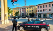 Scarpe nel passeggino dei figli e vestiti in auto: coppia di Cremona nei guai per furto