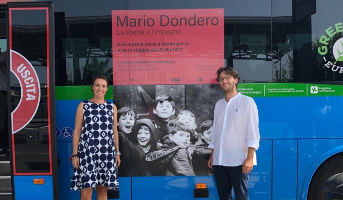Arte in movimento: sugli autobus di Crema gli scatti di Mario Dondero