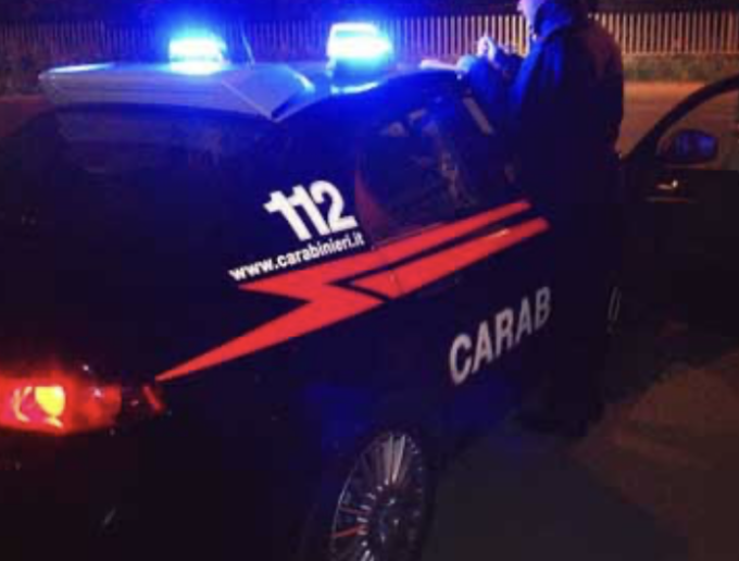 Ragazzina di 12 anni importunata e derisa da un gruppo di adolescenti