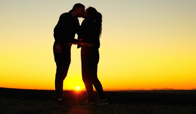 Giornata del Bacio: ecco perchè fa bene alla mente e al “cuore”