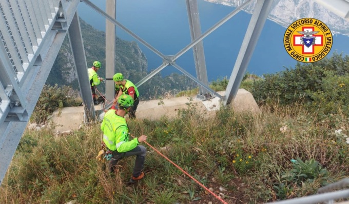 Giovane 17enne muore precipitando per 200 metri in montagna