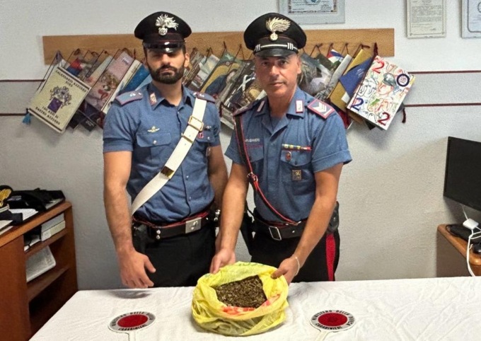 Trovato con oltre tre etti di marijuana: un 18enne finisce nei guai