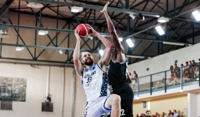 “Un canestro per la vita”, la Vanoli Cremona cede alla Virtus Bologna 91-86