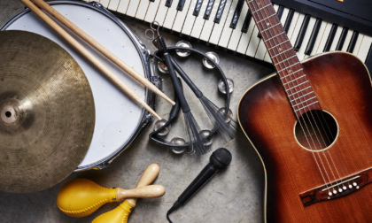 Furto nell'aula polifunzionale di una scuola, rubati strumenti musicali da migliaia di euro