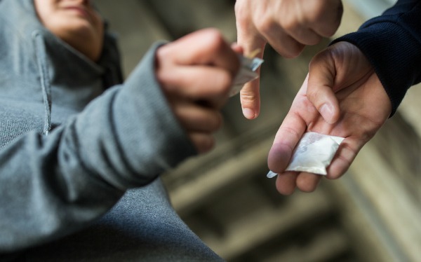 Spacciava a Cremona, espulso 25enne albanese con precedenti
