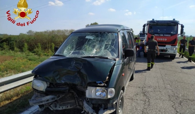Tragico schianto tra Vespa e furgone nel Lodigiano, muore 76enne di Crema