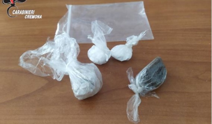 Beccati con 16 grammi di sostanze stupefacenti, 36enne e 26enne nei guai