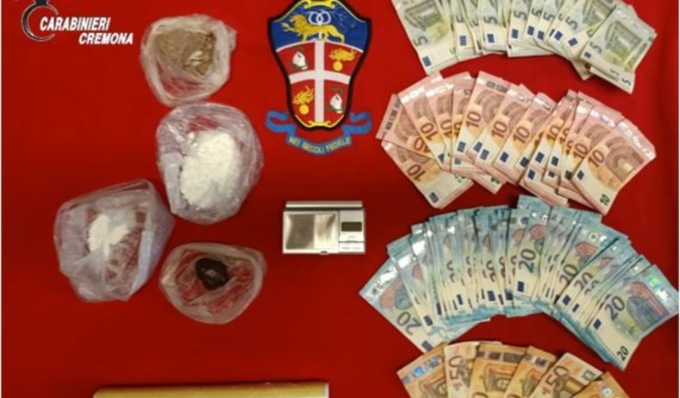 Blitz antidroga nelle campagne di Grontardo: un pusher preso, l’altro riesce a fuggire
