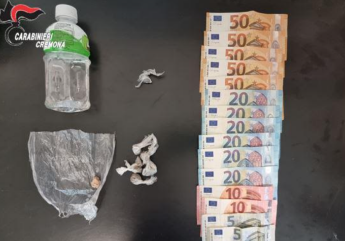 Vescovato, sorpreso a spacciare eroina: arrestato