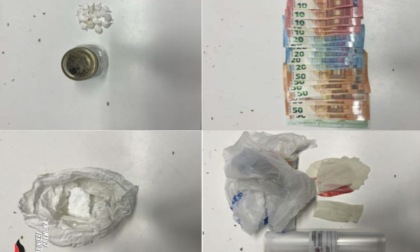 In casa cocaina, soldi e materiale per il confezionamento: arrestato pusher 32enne