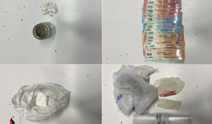 In casa cocaina, soldi e materiale per il confezionamento: arrestato pusher 32enne