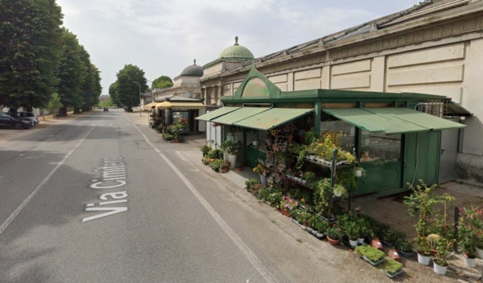 Rubano 100 euro in monetine dal chiosco di fiori del cimitero, nei guai tre giovani