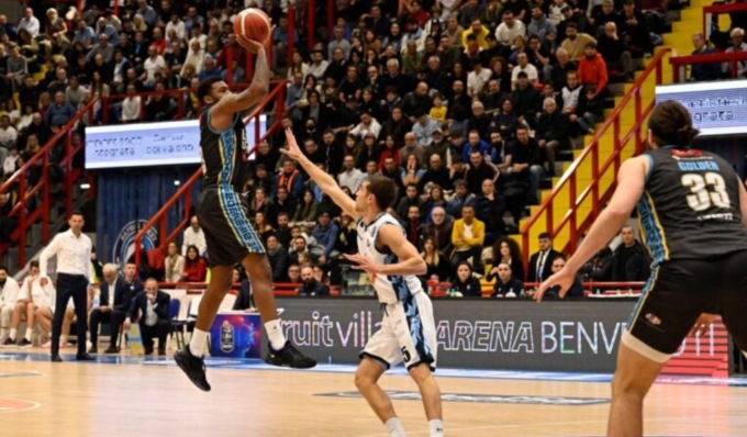 Sconfitta a Napoli per la Vanoli Cremona, vince Ge.Vi 80-70