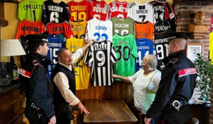 Ritrovata a Cremona la maglia di Vialli rubata in una trattoria a Castelverde