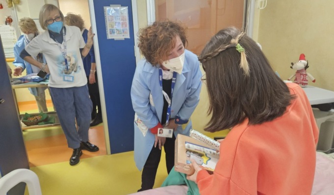 Santa Lucia fa visita alla neuropsichiatria e alla pediatria di Crema