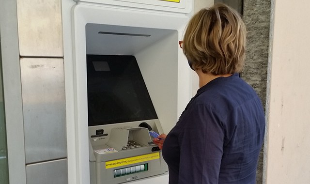 Vende mobili online ma invece di guadagnare il truffatore gli spilla 750 euro