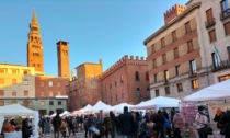 In piazza Stradivari tornano i mercatini de "Le strade del gusto, della bellezza e del gioco"