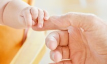 Massaggio infantile, allattamento, primo soccorso: a Crema ripartono gli incontri per neogenitori