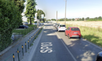 Con l'auto sulla pista ciclabile, 75enne trasportato in ospedale a Cremona