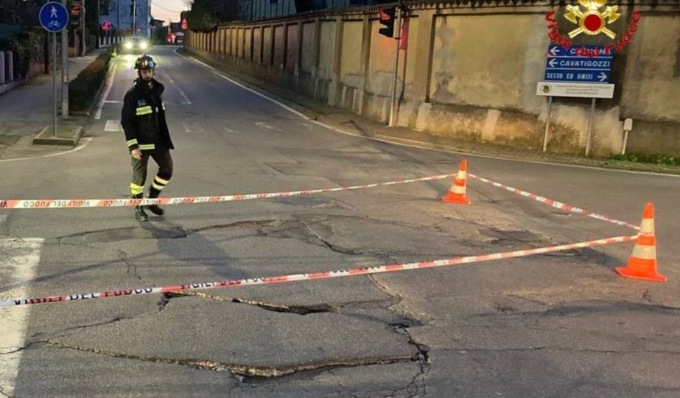 A Casanova del Morbasco cede la sede stradale, stop al traffico