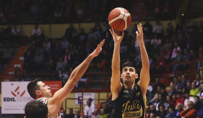A Forlì la Juvi Ferraroni cede alla capolista Unieuro 78-61