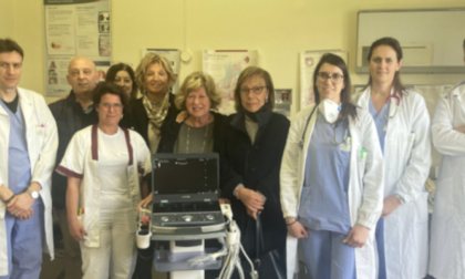Donazione alla Pneumologia dell'Ospedale di Cremona: "Per non dimenticare chi si è preso cura di noi"