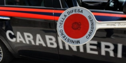 Auto sospetta in città, scatta la sanzione per il conducente senza patente