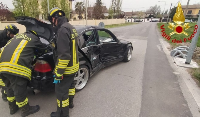 Schianto tra due vetture, 4 persone soccorse sulla Provinciale 87