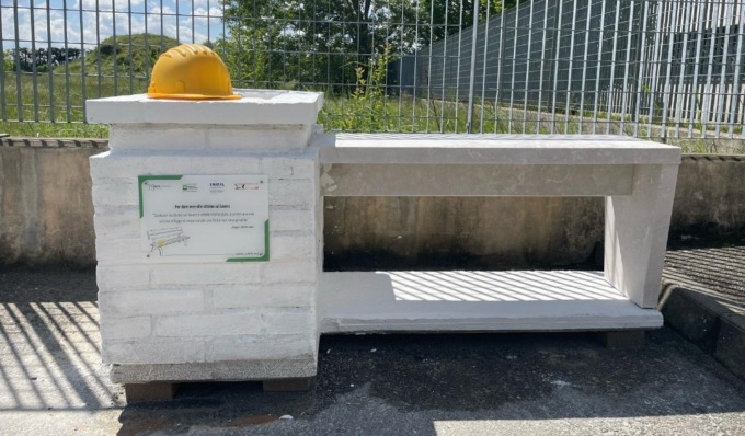 Inaugurata a Cremona la Panchina Bianca, simbolo di chi ha perso la vita sul lavoro