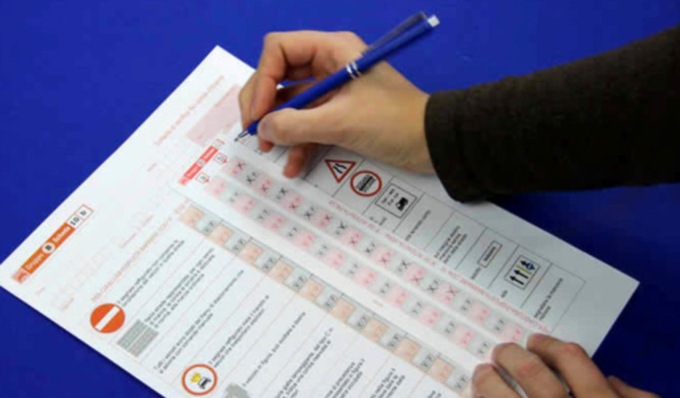 Sorpresi a barare durante l’esame della patente, 4 persone denunciate