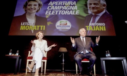 Moratti lancia la sua campagna elettorale dal Teatro Manzoni